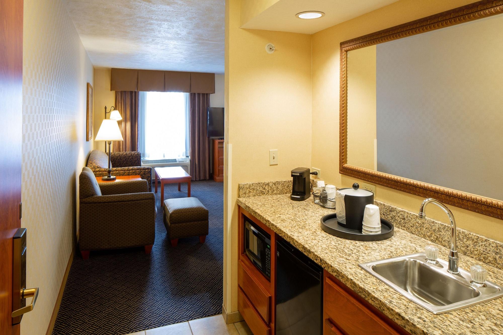 Hampton Inn Waterloo Bagian luar foto