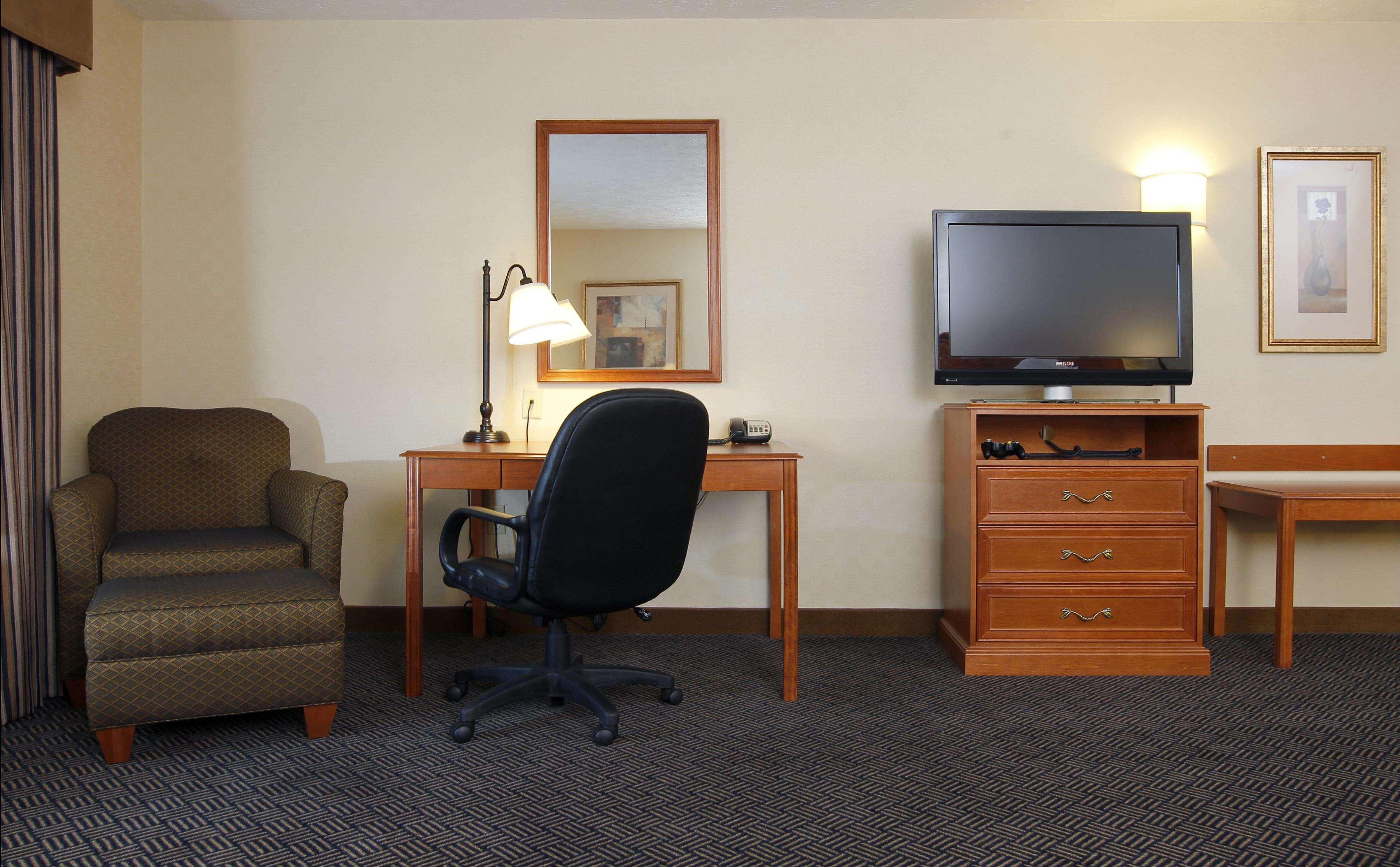 Hampton Inn Waterloo Bagian luar foto