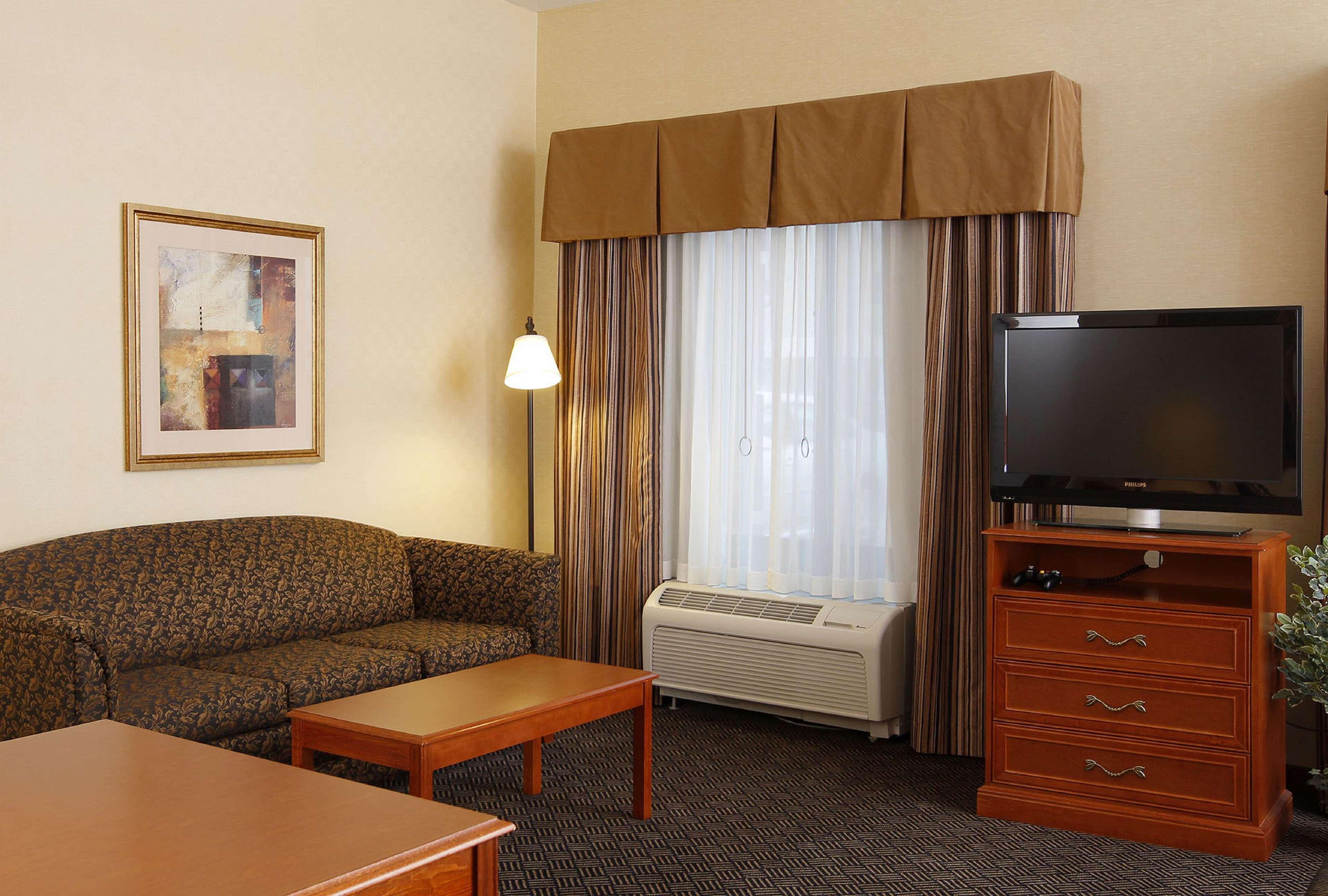 Hampton Inn Waterloo Bagian luar foto