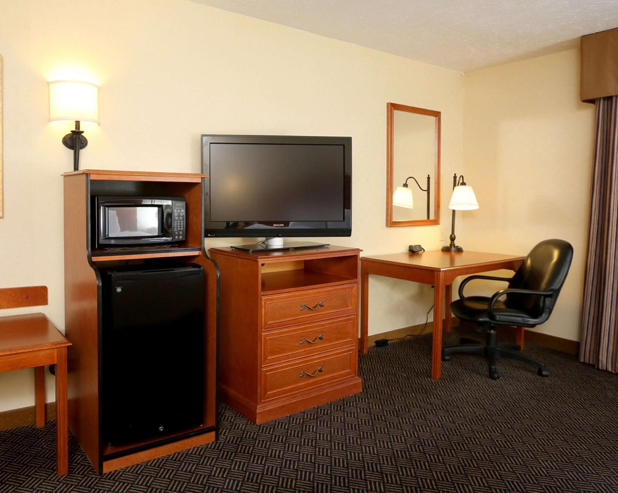 Hampton Inn Waterloo Bagian luar foto