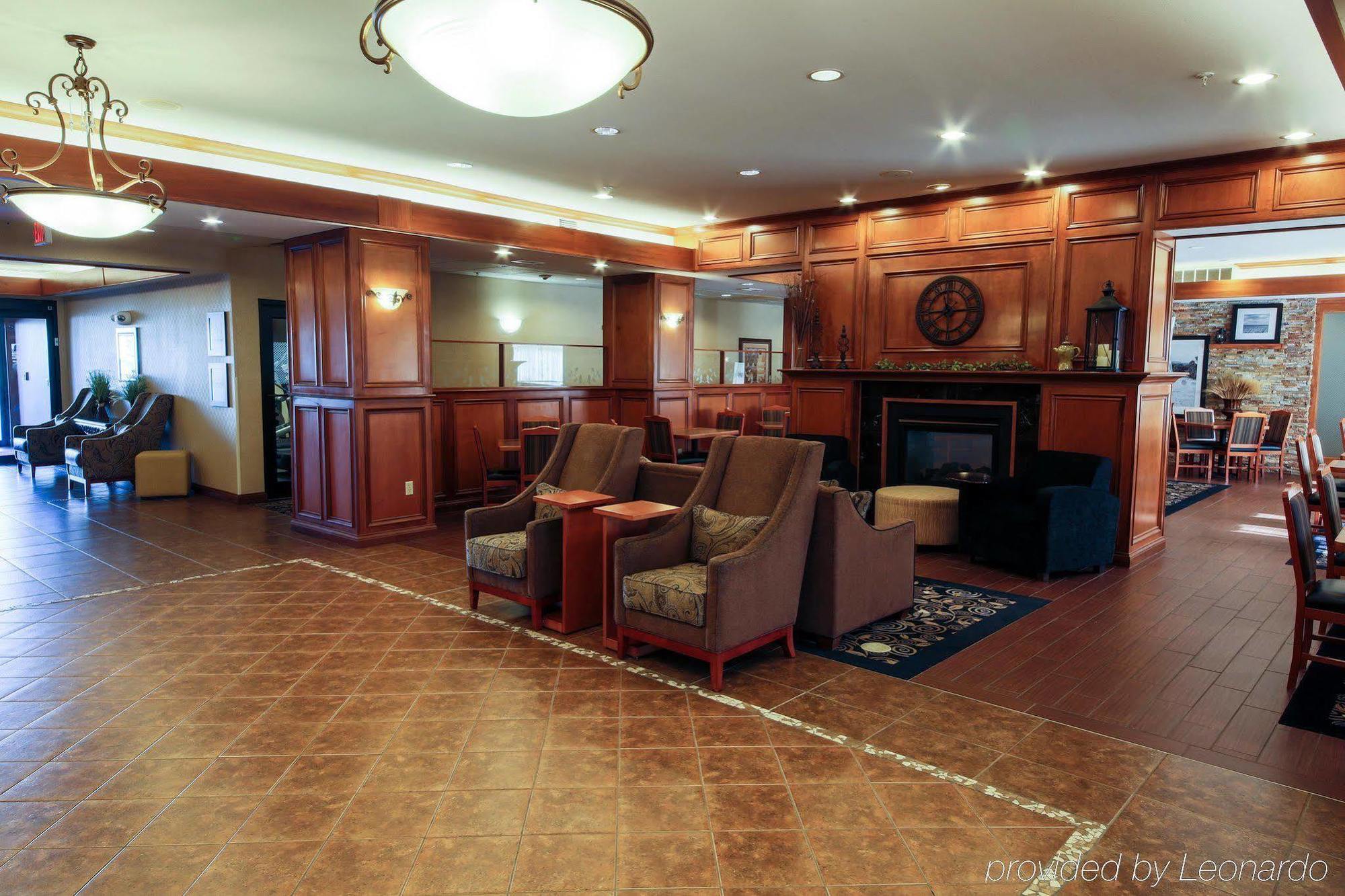 Hampton Inn Waterloo Bagian luar foto