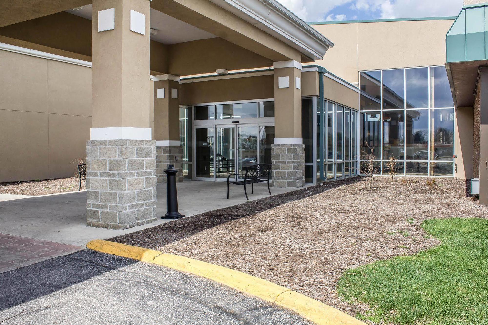 Hampton Inn Waterloo Bagian luar foto